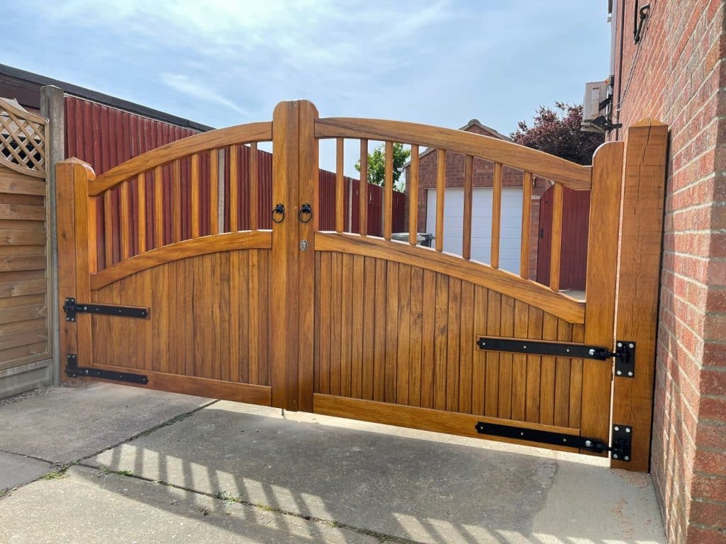 Wooden Driveway Gates Fitters Stirling